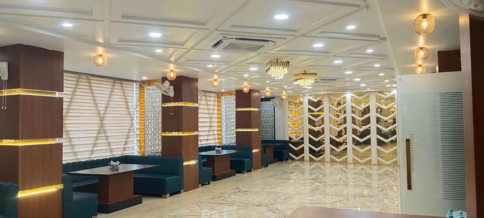 Shri Laxmi Inn Orai Extérieur photo